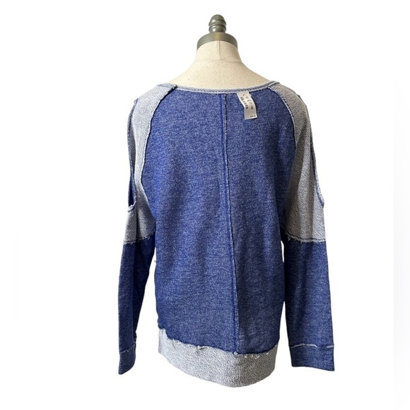 Live Love Dream Blue ColorBlock Two Tone Distressed Cold Shoulder Sweater Medium - Picture 6 of 13